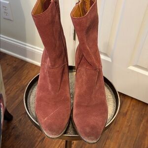 Red suede boot